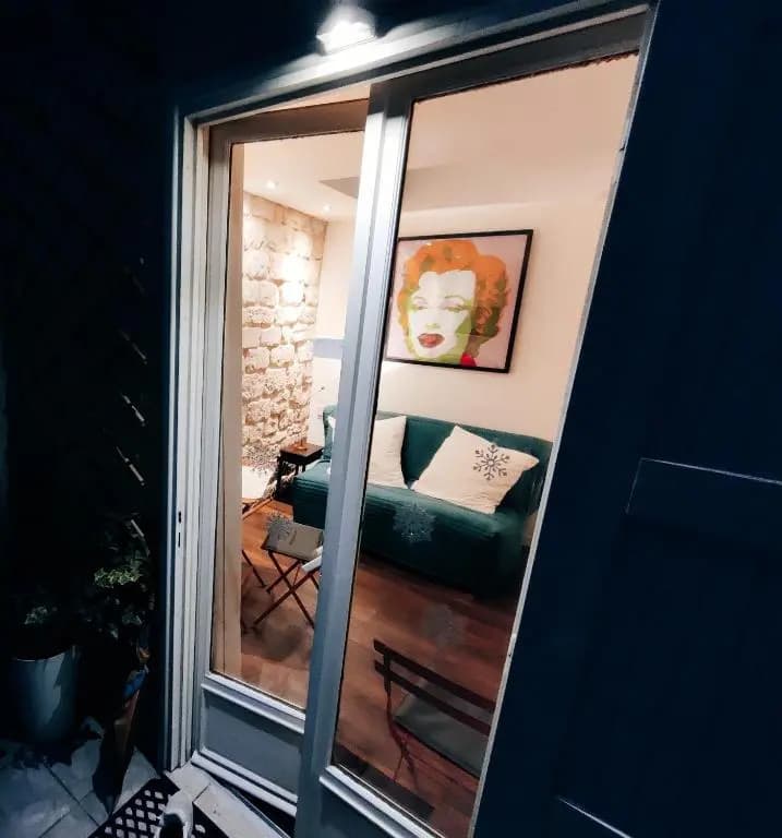 Romantic tiny house in Paris - photo 3