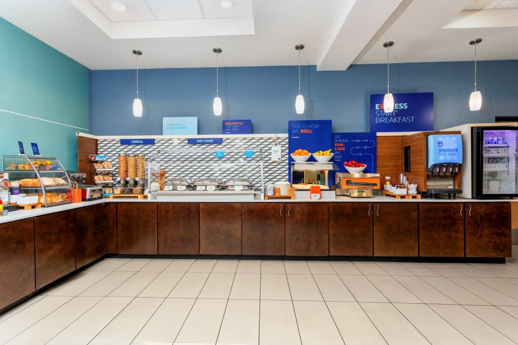 Holiday Inn Express & Suites Orlando East - UCF Area by IHG - photo 24