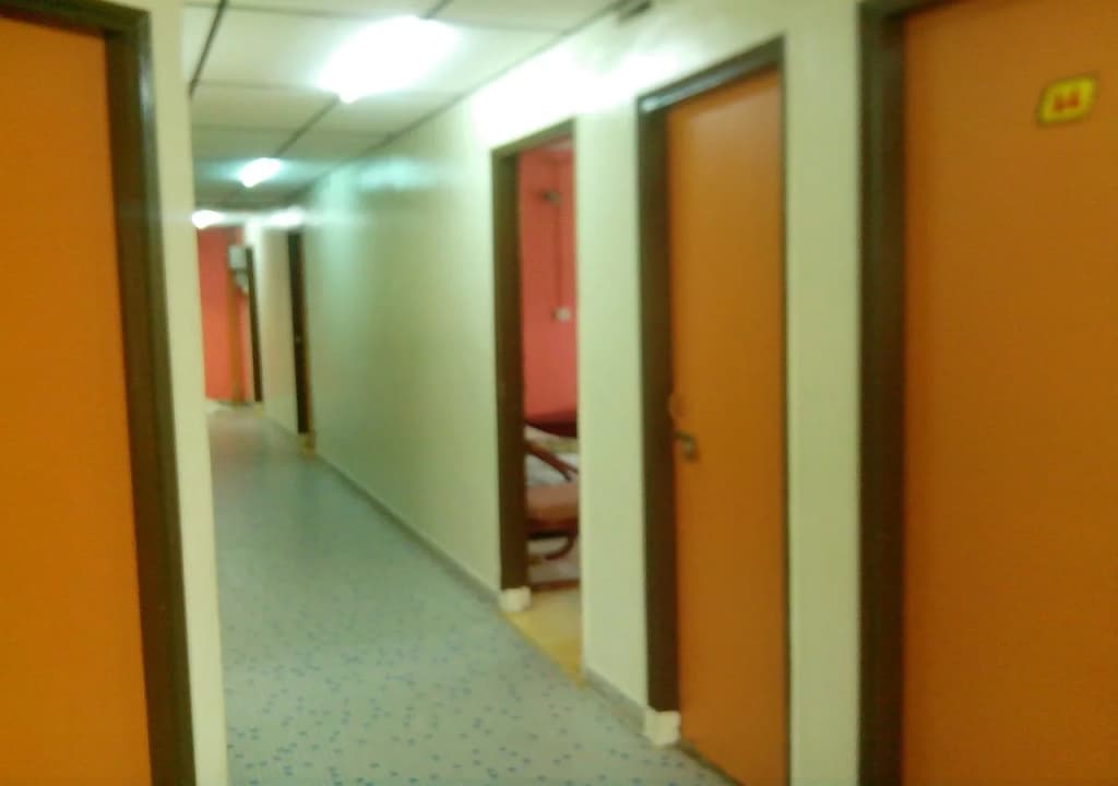 Embassy Hotel - photo 9
