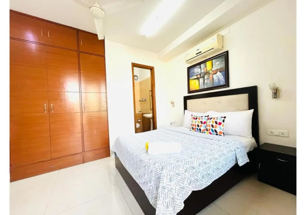Bluo 1Bhk - Defence Colony Market, Lift, Balcony - photo 2