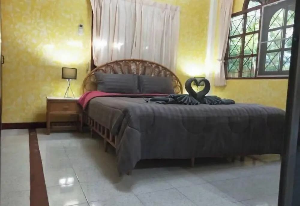 OYO Ban Elephant Blanc Apartment - photo 3