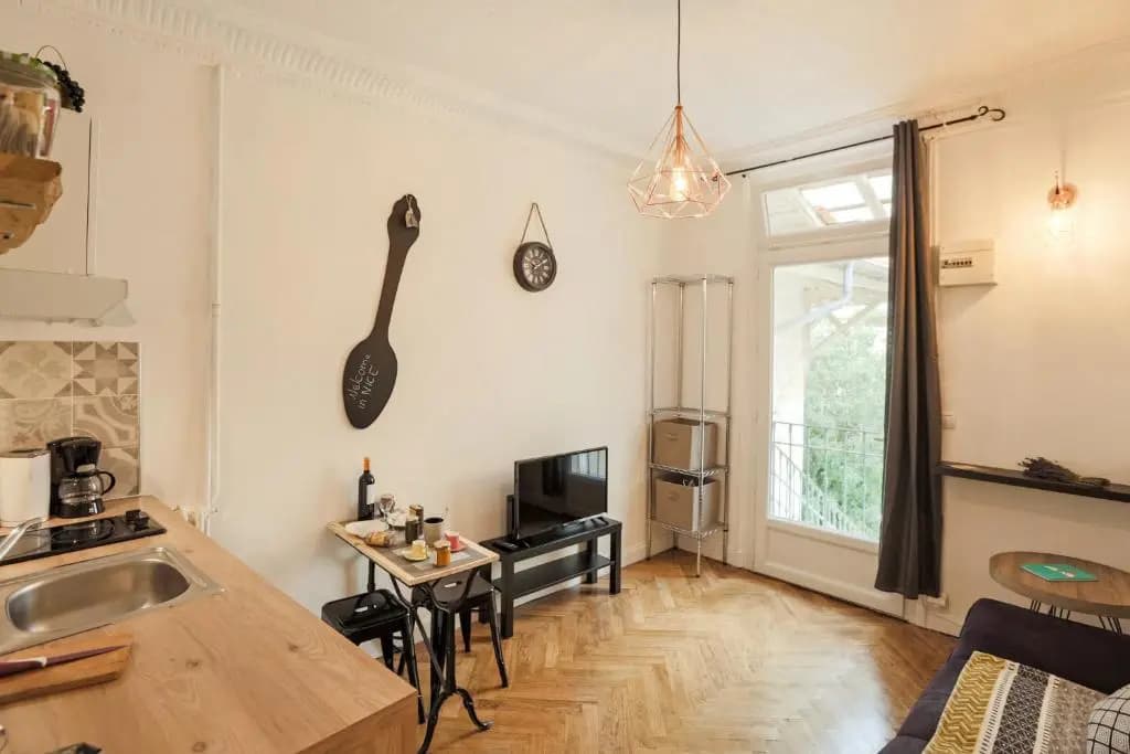 Amazing 1 Bedroom Loft in Nice City Centre Seafront - photo 3