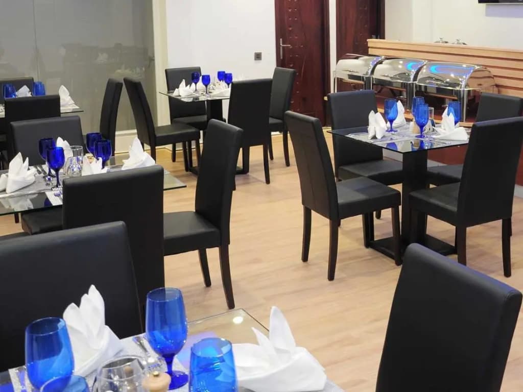 Airport Beach Hotel - photo 23