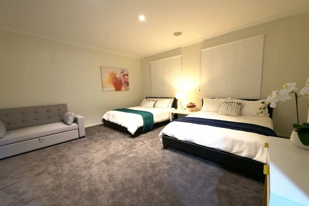 Luxury 9 BRM House in Melbourne - photo 5