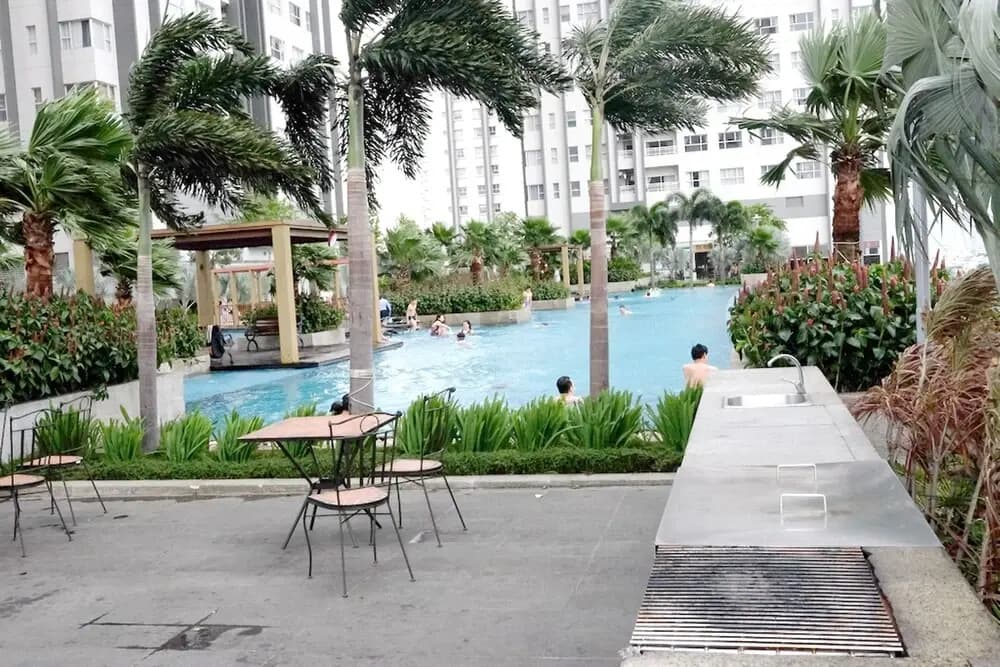 Sunrise City 2BR with Infinity SW Pool - photo 16