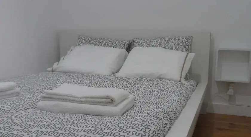 Lisbon Lovely Flat With Balcony - photo 3