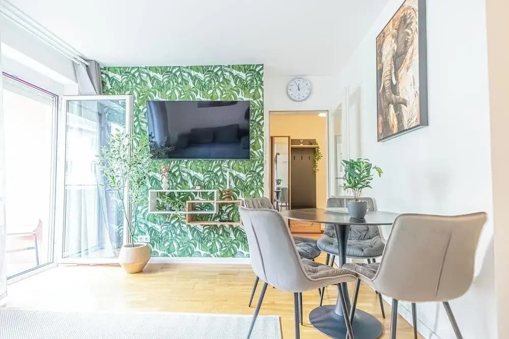 Comfortable 1BR 1LR City Center Apt - photo 7