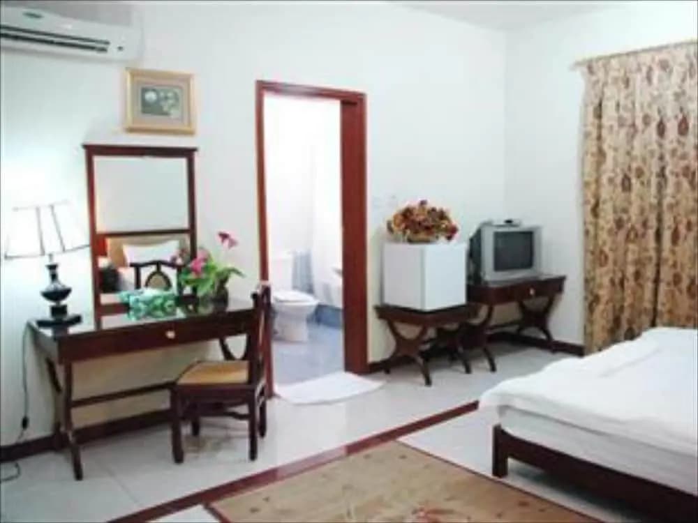 Diamond Hotel - photo 3