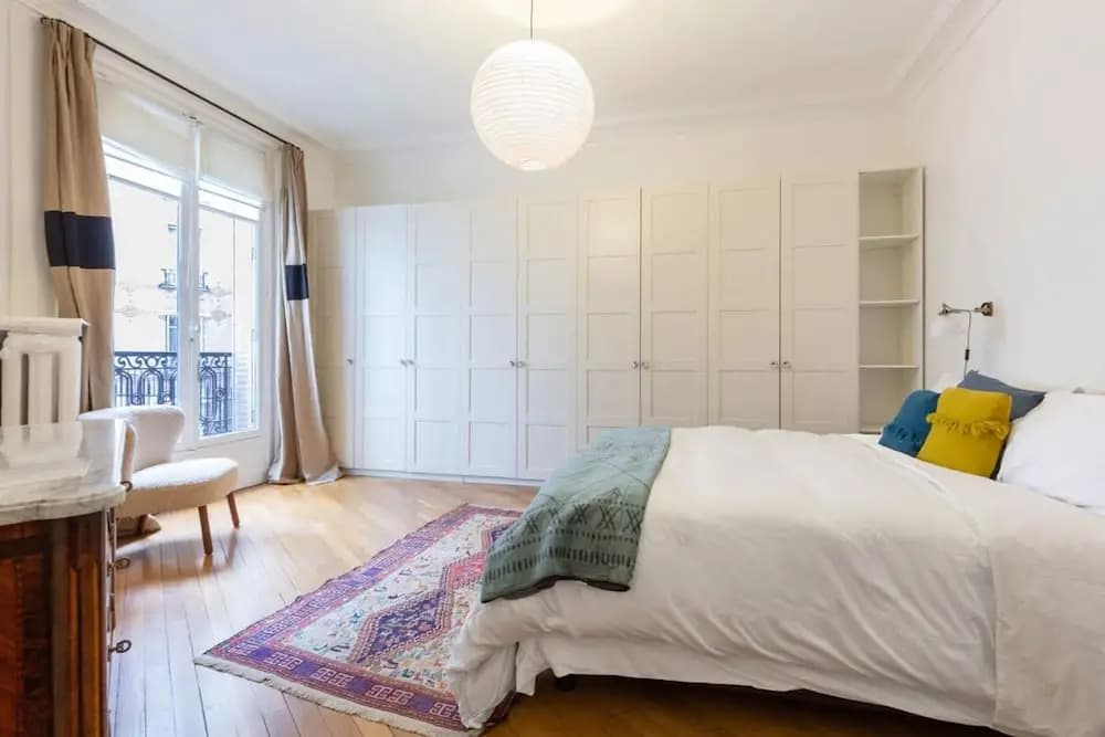 Chic Grenelle 3 Bedroom Apartment in Paris - photo 1