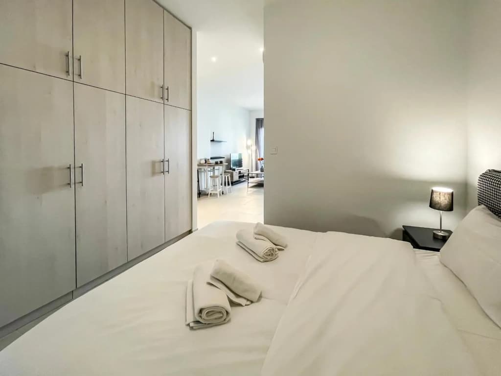 SOHO Modern 55sqm Studio with Secret Garden - photo 5