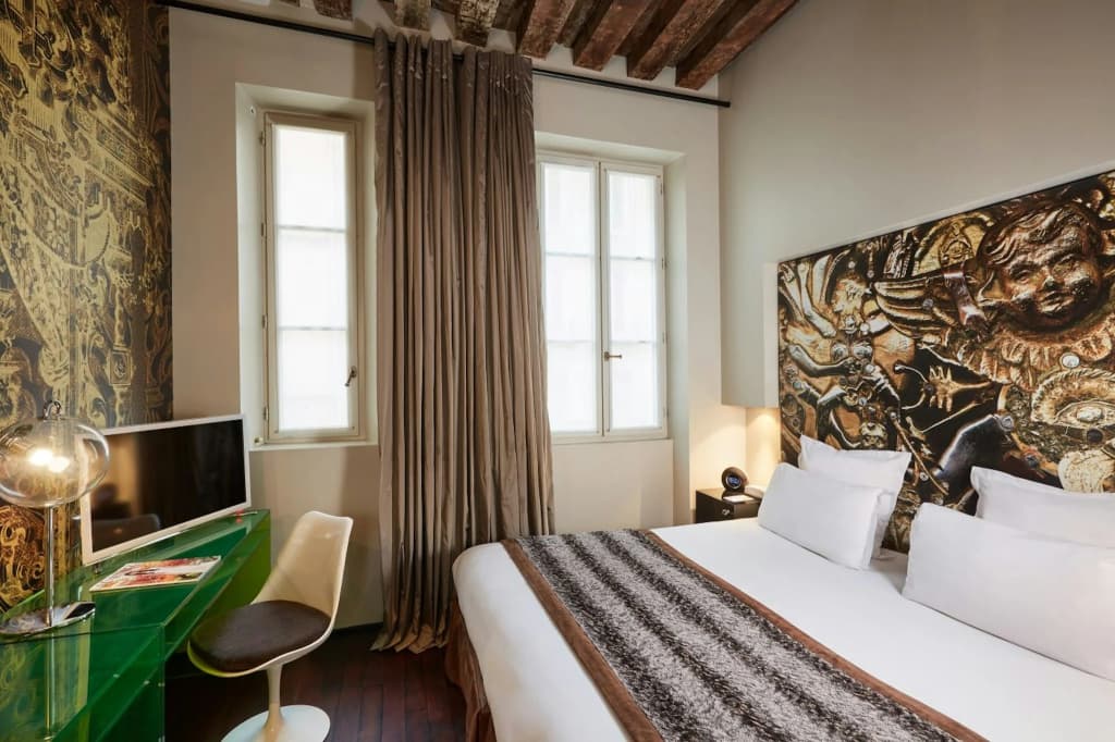 Hôtel du Petit Moulin, Haute Couture hotel by Lacroix - photo 26