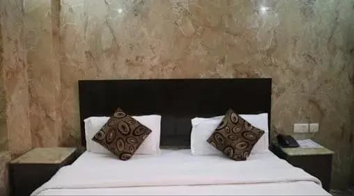 OYO Premium WEA Karol Bagh 2 - photo 5