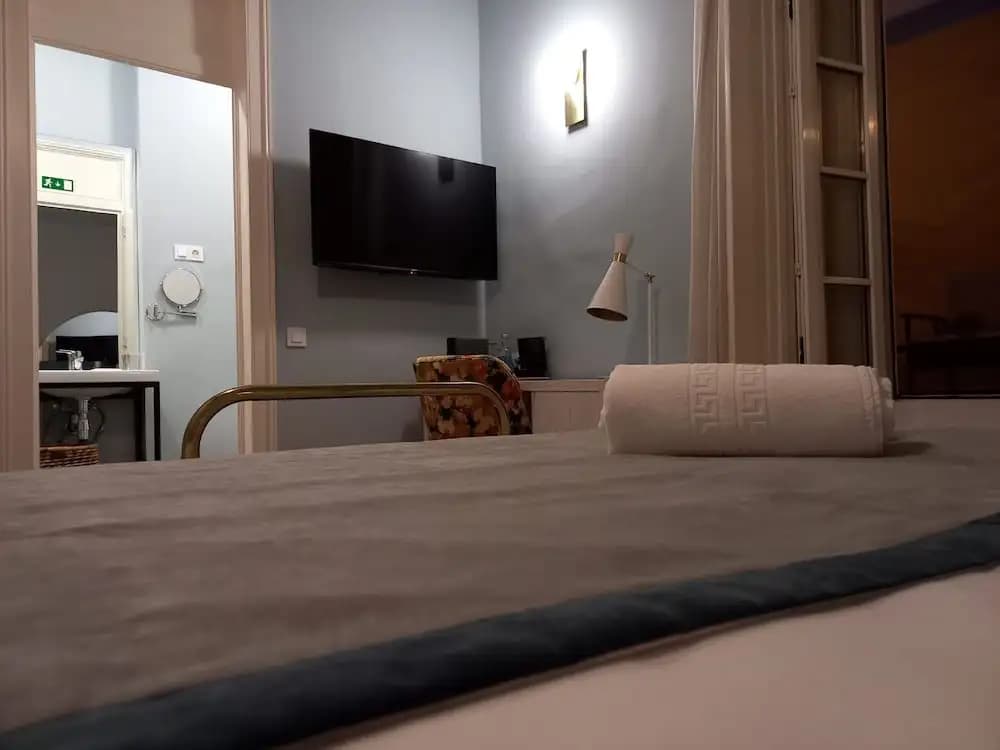 LR Guest House - photo 4