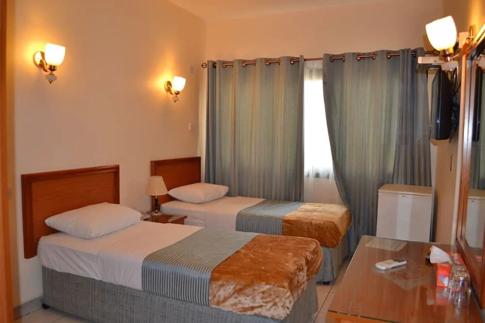 Tara Hotel - photo 3