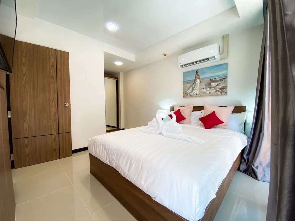 Naiharn Sea Apartment - photo 2