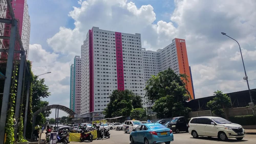 Tranquil 2BR @ Green Pramuka Apartment - photo 23