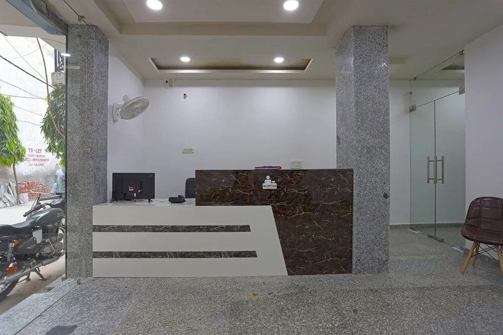 OYO 60786 Hotel Bluestar - photo 2
