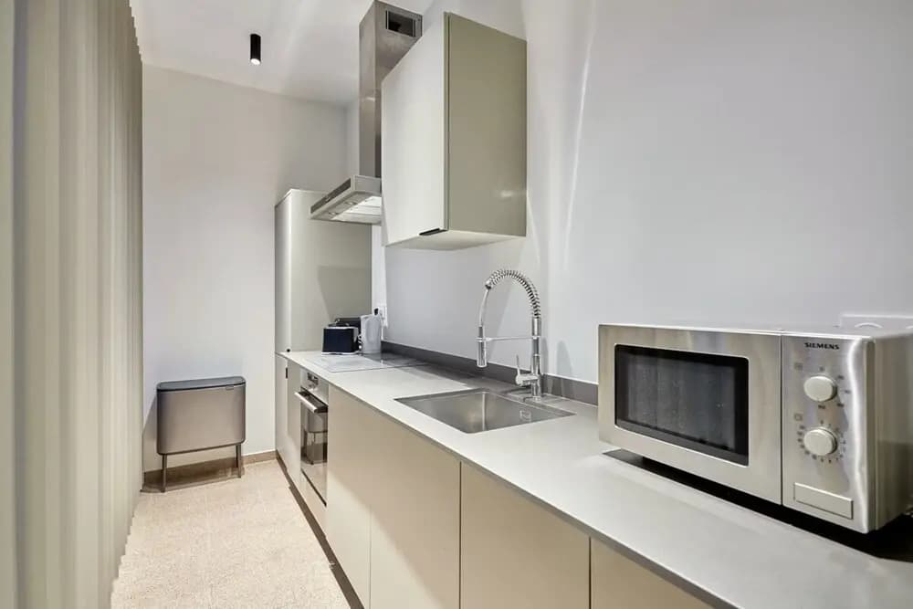 Modern Parisian Apartment Center of Paris - photo 10