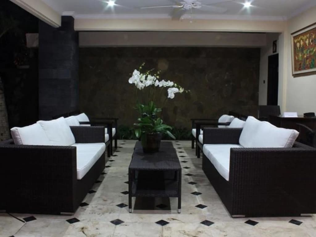 Radha Bali Hotel - photo 2
