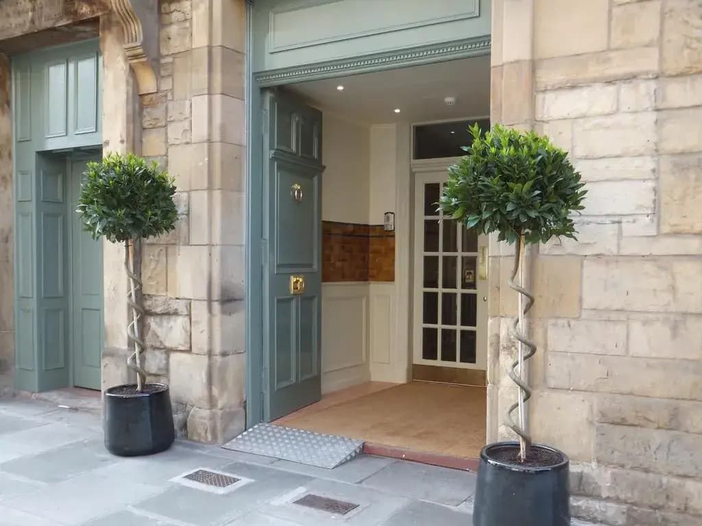 Grove House Hotel - photo 1