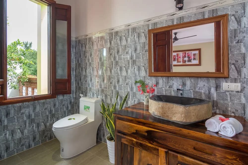 Blue Whale Homestay - photo 8