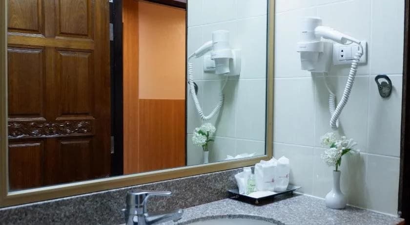 Dynasty Inn - photo 7