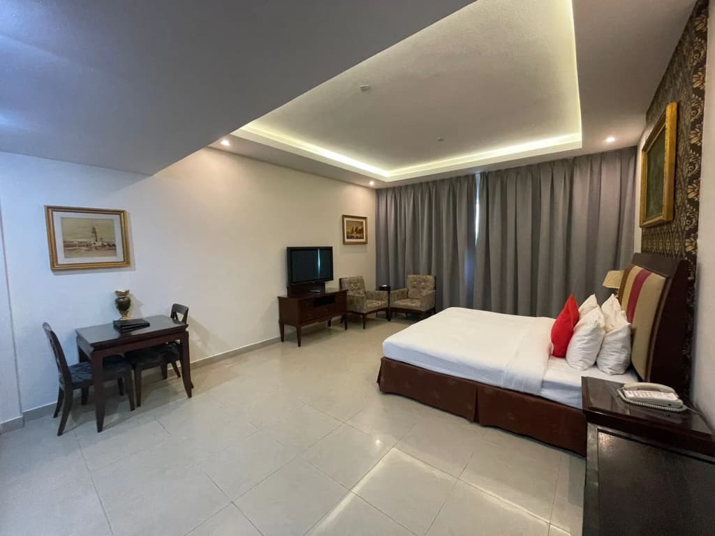 Clifton International Hotel - photo 5