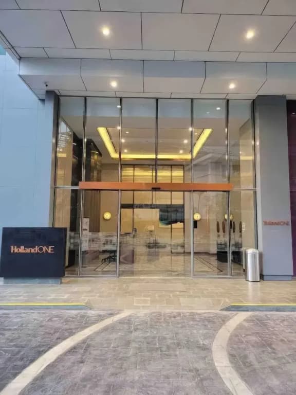 Staycation Jakarta Holland Village - photo 3
