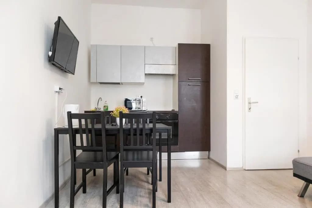 2 Pleasant Flats - Perfect for Long Stays - photo 14