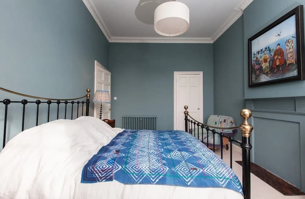 Central, Spacious 3BR Edinburgh Flat For 6 - photo 11