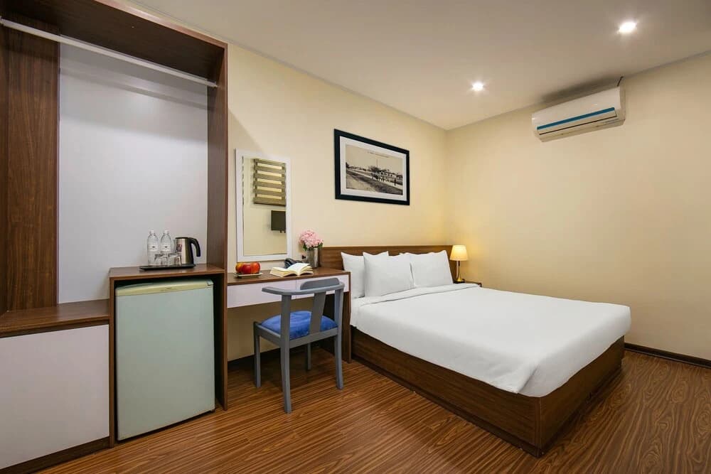 Queen Cafe Hotel & Pub - photo 3