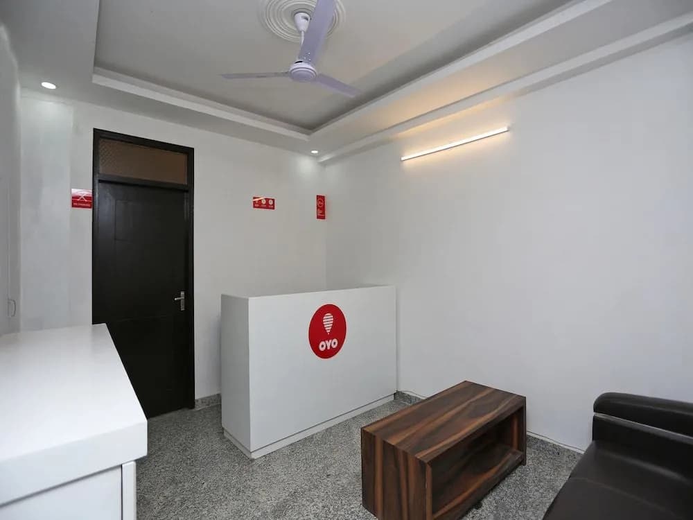 OYO 11953 Galaxy Residency - photo 7