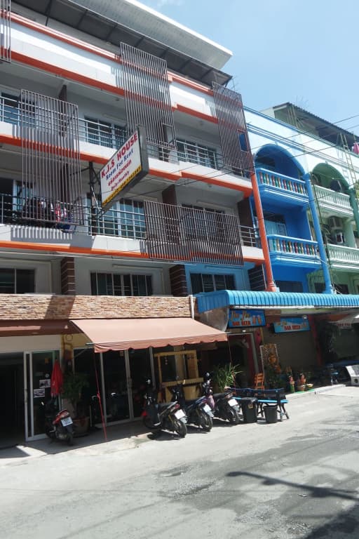 OYO 75414 KJS Pattaya - main photo