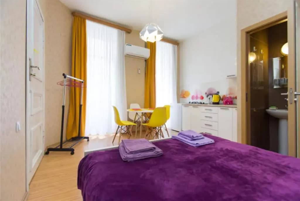 Pop Art Studio Apartment - photo 1