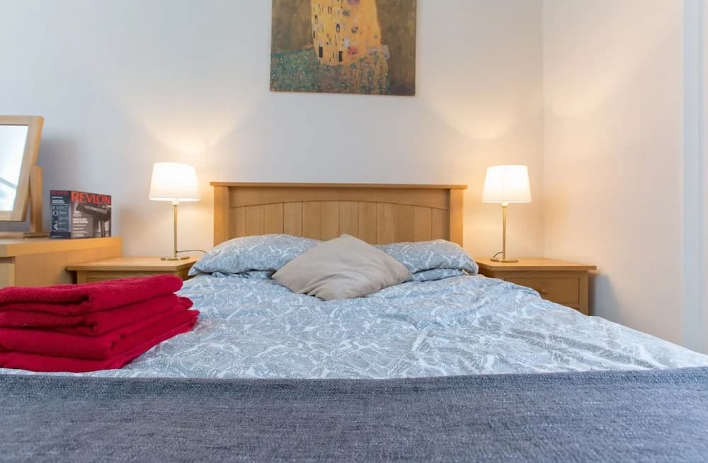 Spacious, Bright 5-br Flat for 10 in Edinburgh - photo 6
