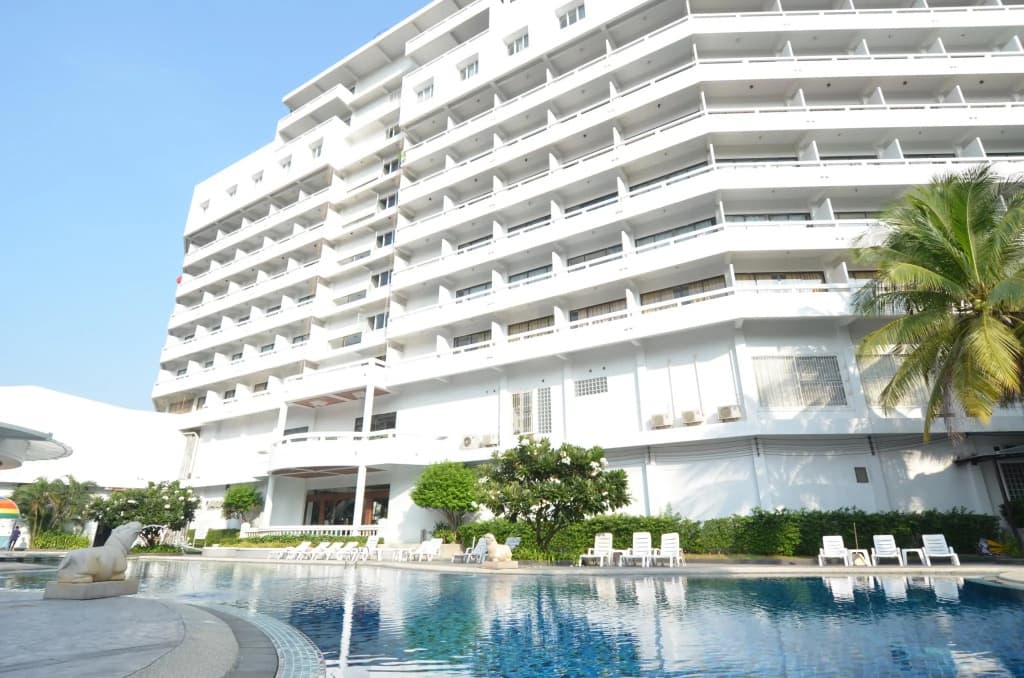 Welcome Plaza Hotel - photo 15