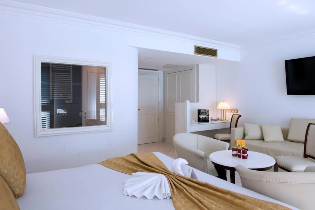 West End Nice Hotel  - photo 33