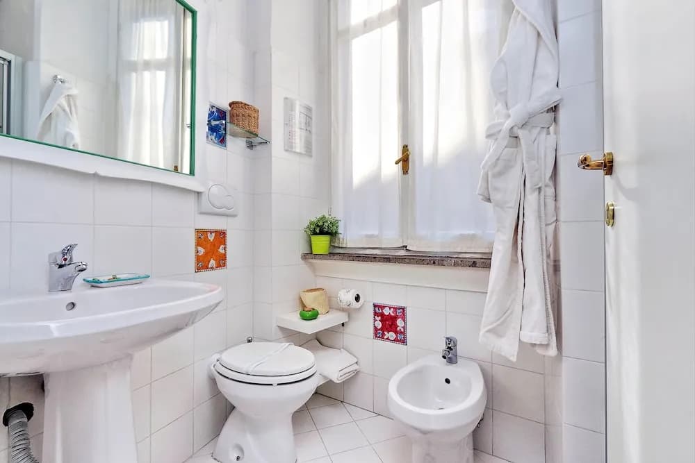 H&H Home - photo 8
