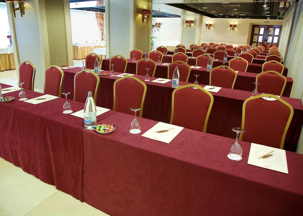 Hotel Emperador - photo 14