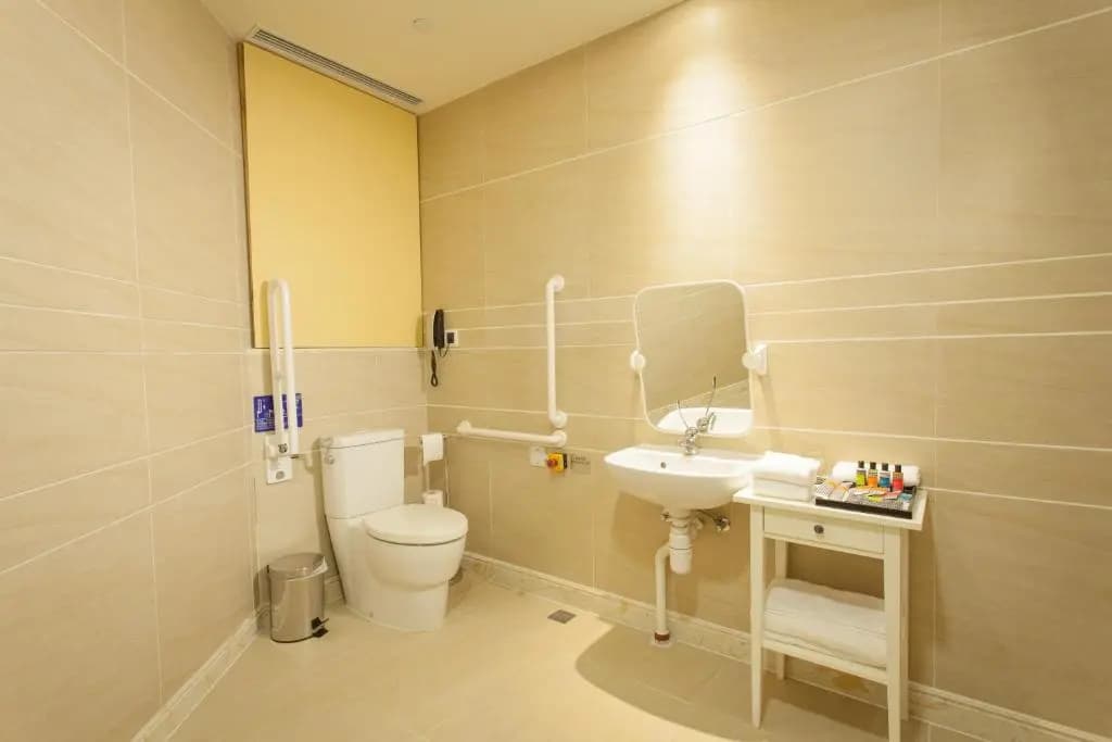 Harbour Bay Hotel - photo 11