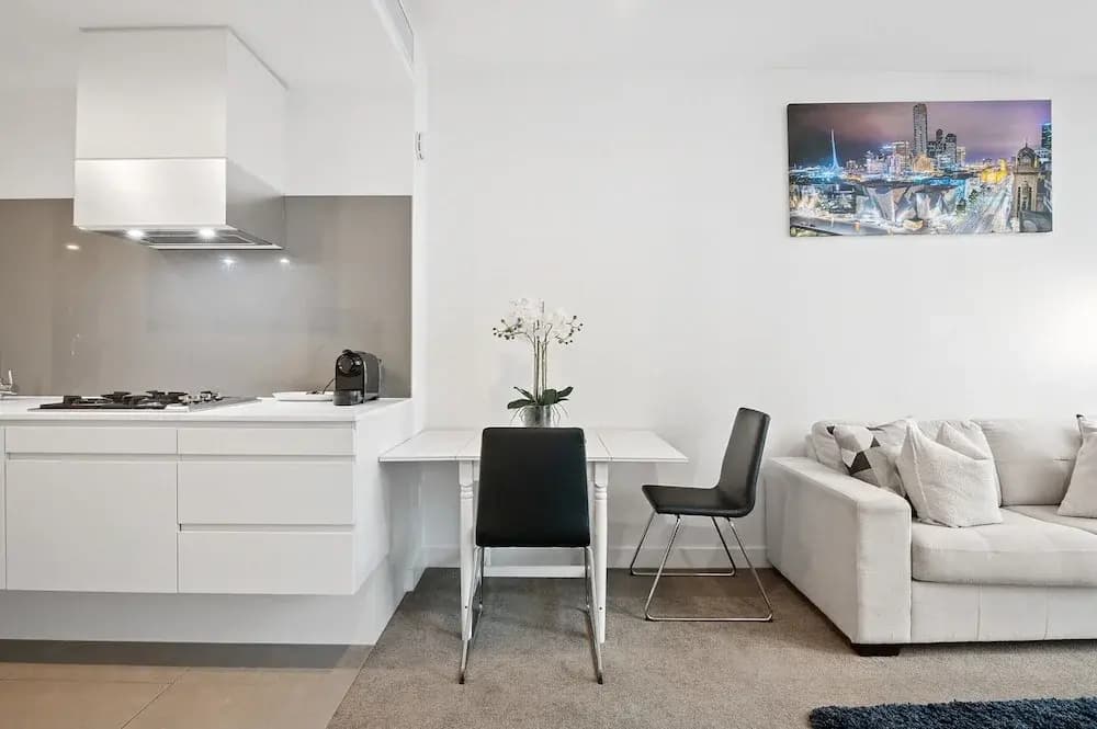 Stylish Southbank 1-bed Flat With Luxury Amenities - photo 14