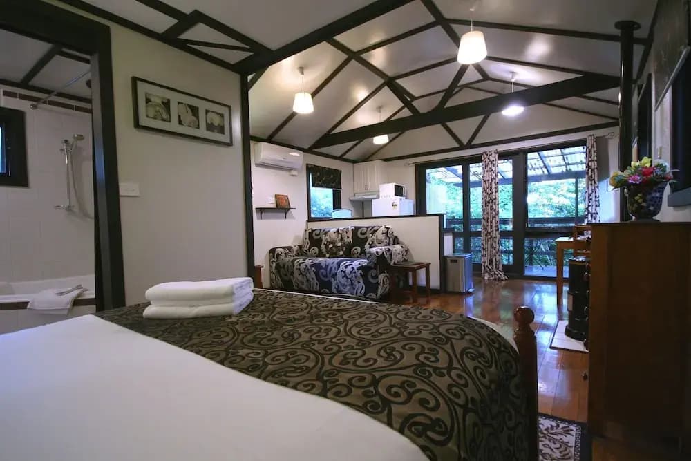 Tudor Cottages Mt Dandenong - photo 18