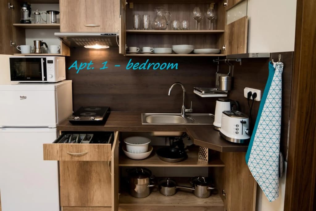 Cozy 2 bedroom Apt with Garden close to Prague Castle - photo 17