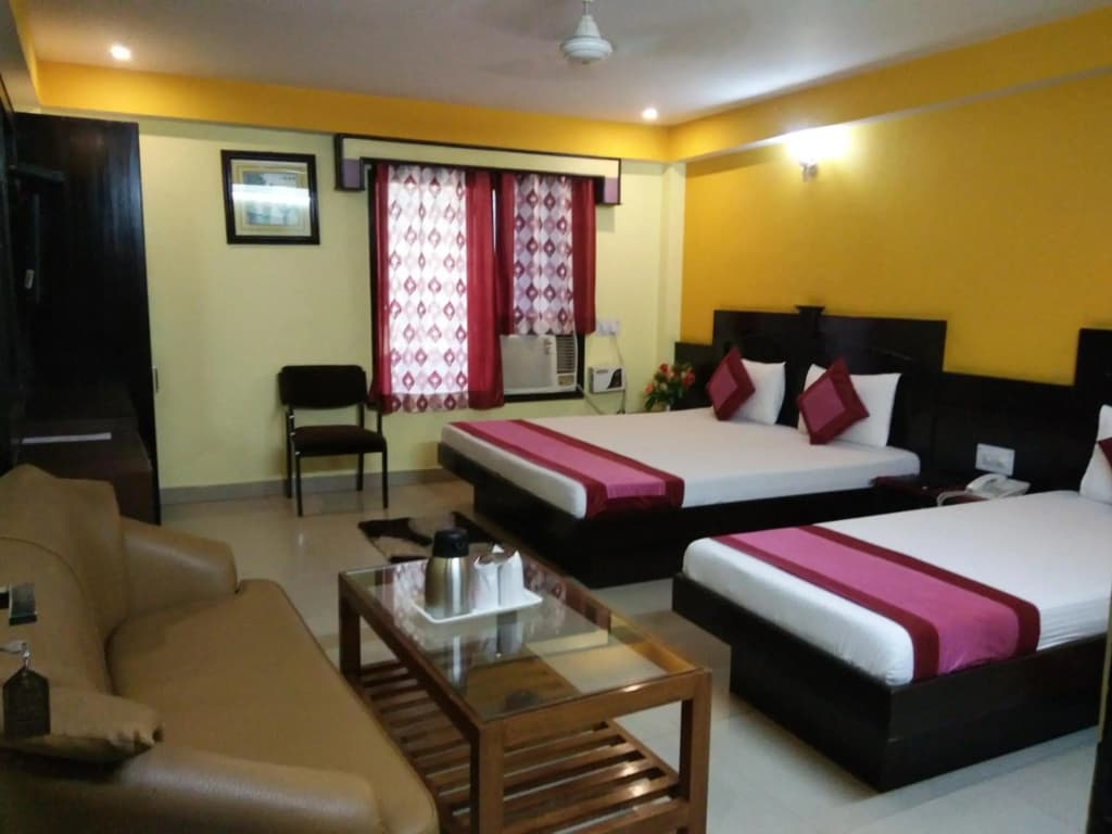 Hotel Su Shree Continental 5 Minutes Walk From New Delhi Railway Station - photo 3