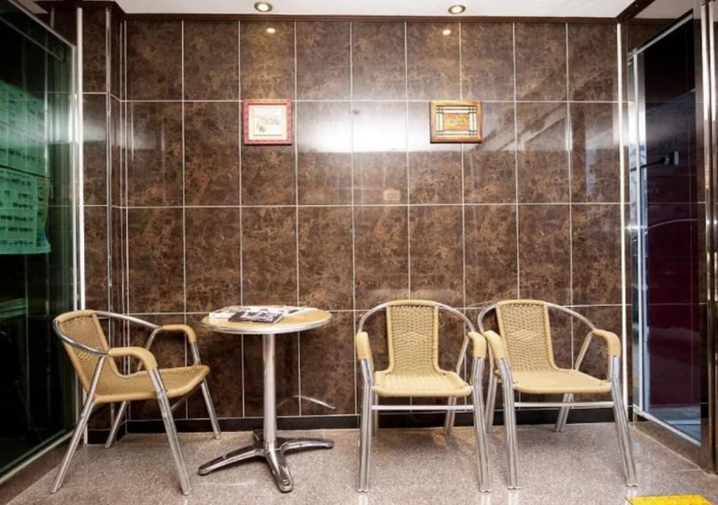 Shinchon Guesthouse - photo 9