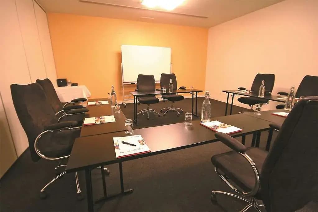 Ramada Encore Hotel Dandenong - photo 2
