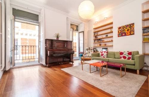 Chic Rentals Opera - main photo
