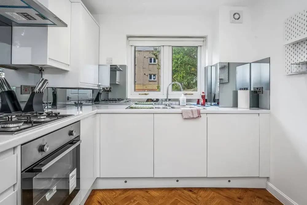 Luxury 2bed 2bath-ground Floor-free Parking - photo 15