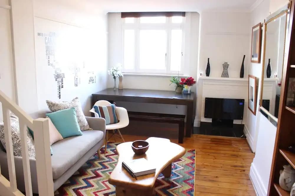 Delightful 3 Bedroom Apartment near Chapel Street in St Kilda - photo 2