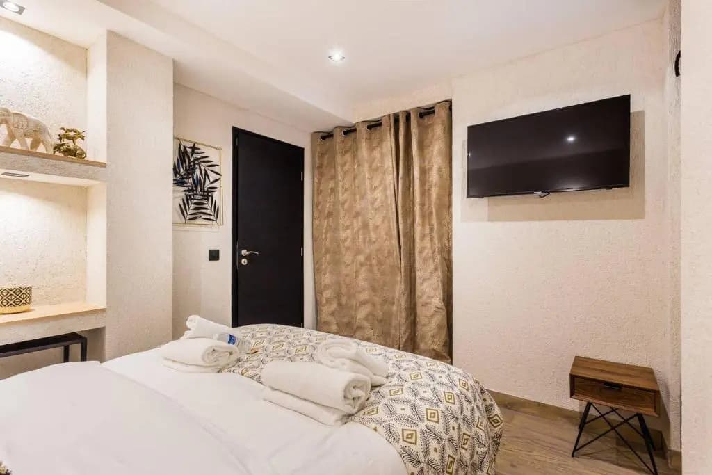 Home Suite Home Panthéon Port-Royal 1BR - photo 3